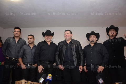 "Muchas gracias a nombre del Duelo, por disfrutar con nosotros esta noche tan especial, gracias por ese gran cariño, ¡arriba Torreón, Coahuila! Buenas noches" y fue así como concluyó una noche llena de magia.