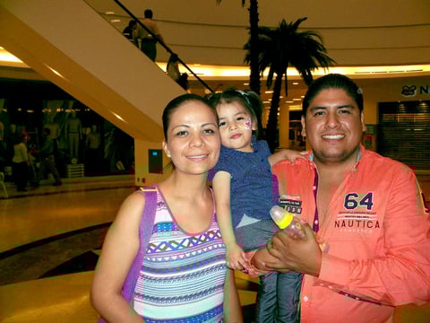 Laura, Ximena y Ricardo
