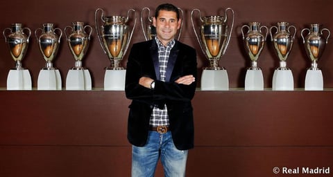 Fernando Hierro, capitán emblemático que levantó tres 'Orejonas'.