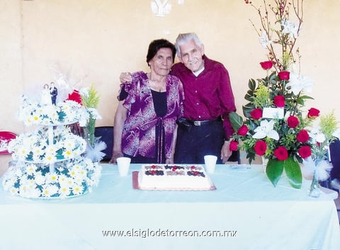 26052014 Sr. Rogelio Hernández Venegas y Sra. Matiana Burciaga Hernández, quienes este 2014 cumplieron 65 años de matrimonio.