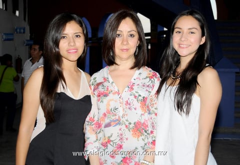 26052014 Adriana con Diana y Adriana.