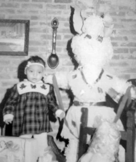 25052014 JesÃºs LuÃ©vanos Mata y AngÃ©lica CarreÃ³n GarcÃ­a, en su enlace matrimonial el dÃ­a 15 de mayo de 1977.