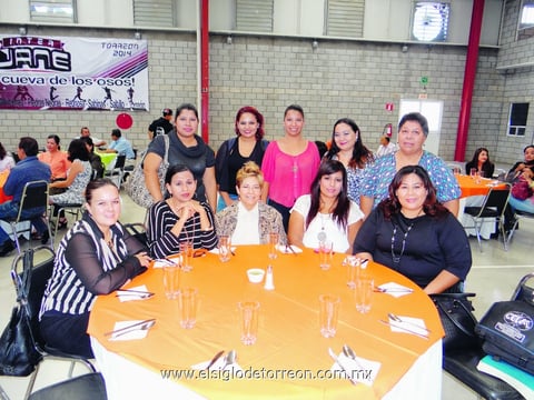 25052014 Entre amigas.