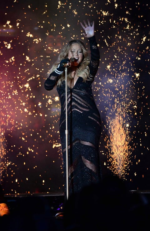 La cantante estadounidense Mariah Carey ofreció una espectacular actuación musical durante la ceremonia de los World Music Awards.