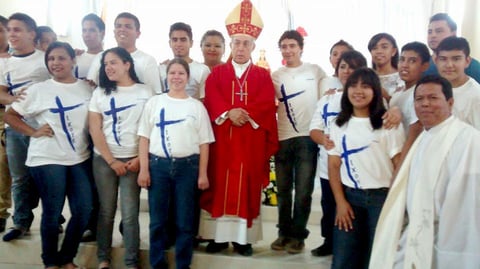 29052014 Grupo de jÃ³venes IXOYE, SeÃ±or Obispo JosÃ© Guadalupe GalvÃ¡n y PresbÃ­tero CÃ©sar RamÃ­rez.