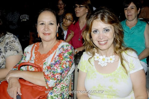 29052014 Gaby y Lilia.