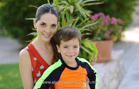 30052014 María Fernanda con su hijo Homero.