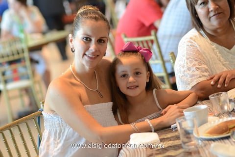 30052014 Fernanda y Olivia.