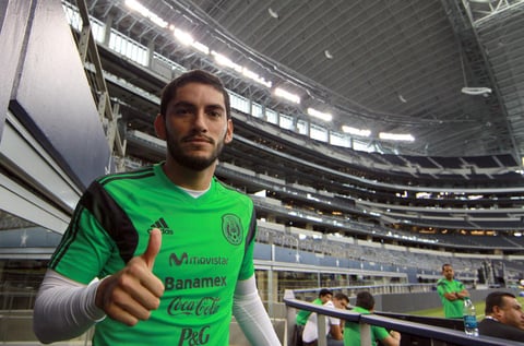 El portero Jesús Corona, quien tuvo un duro golpe en el juego del miércoles frente a Israel, no entrenó al parejo de sus compañeros y sólo se ejercitó en el gimnasio.
