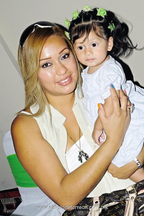 31052014 Blanca Hernández e Isabela.