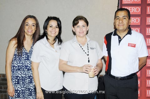 31052014 Elizabeth, Delia, Guadalupe y Gerardo.