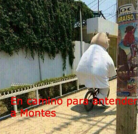 El Dr. Simi se daba prisa para llegar a atender los lesionados Luis Montes y 'Rafa' Marquéz.