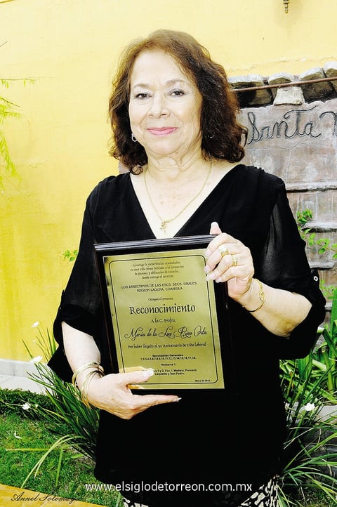 01062014 Profra. María de la Luz Ríos Orta. - Annel Sotomayor Fotografía