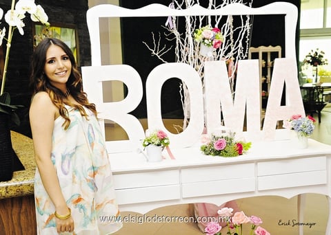 01062014 Familiares y amigas disfrutaron de una bonita tarde, quienes brindaron los mejores deseos y  consejos para su nueva etapa de mamá.