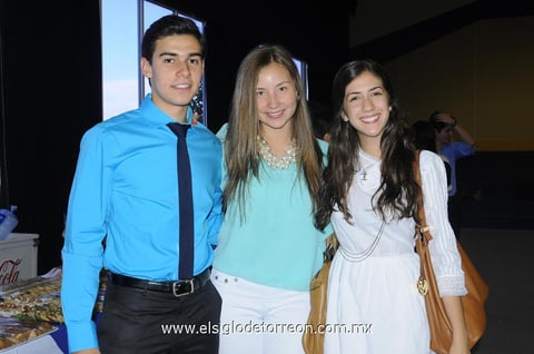 04062014 Andres Pérez, Andrea Villanueva e Isabel González.