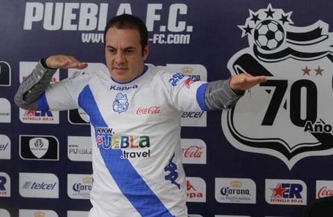 Se hizo oficial el traspaso de Cuauhtémoc Blanco a la Franja del Puebla.