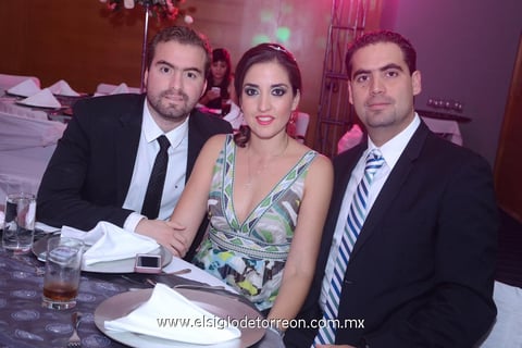 06062014 Salvador, Claudia y Enrique.