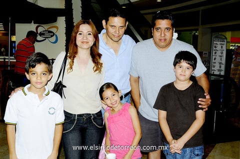 09062014 Arantza Sánchez Caballero, Jaqueline Ortiz García e Imelda García Raygoza.
