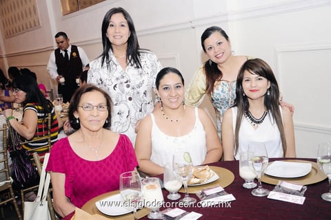 09062014 EN GRUPO.  Fanny, Perla, Mary, Leyla y Cecy.