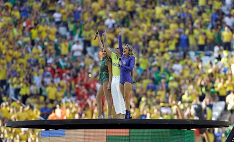 El futbol, sin duda, se vive también en fenómenos como la música y la interpretación del Himno del Mundial lo confirmó.