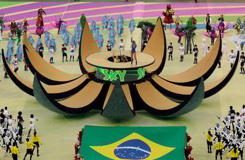 La cantante brasileña Claudia Leitte fue la encargada de poner el ambiente carioca a la celebración.