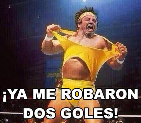 Miguel Herrera fue quizá, la persona en el estadio que más sintió furia tras las dos polémicas decisiones del árbitro central.
