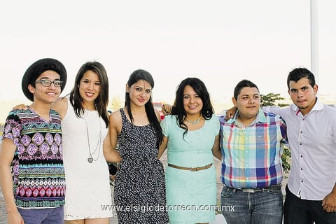 15062014 GRANDES AMIGOS.  León, Kathia, Ana, Kendra, David y Hugo.