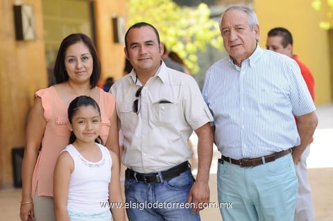 18062014 Yazmín, Valeria, Luis y Fernando.