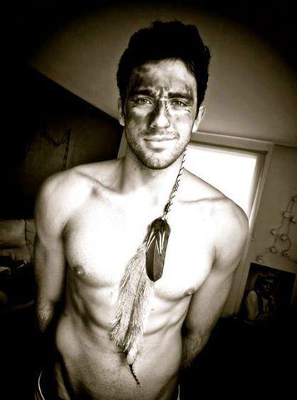 Por medio de sus redes sociales, el actor ha compartido distintas imágenes de su trabajo también como modelo.