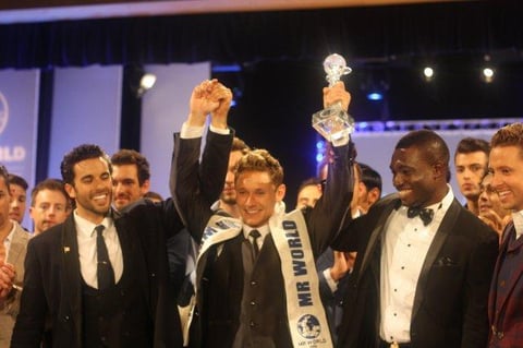 El sitio web de Mr. World publicó una imagen de la premición, donde el ganador fue el danés Nicklas Pedersen y en segundo figuró Emmanuel Ifeanyi Ikubese, de Nigeria y en tercer lugar el mexicano José Pablo Minor.