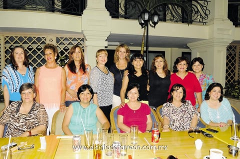 AGRADABLE ENCUENTRO.  Reunión de exalumnas del Colegio La Paz.