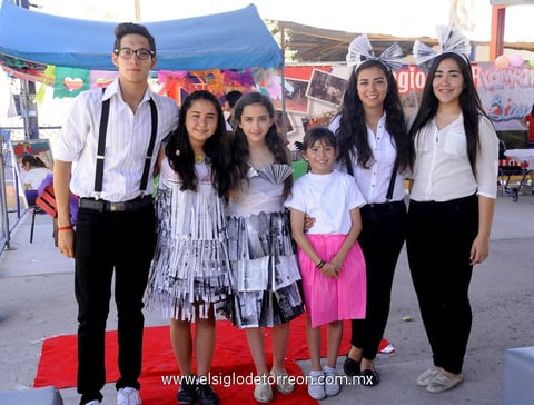 Alejandro, Cynthia, Ana, Geraldine, Gaby y Miriam.