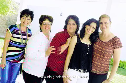 DE REENCUENTRO.  Emma, María Elena, Magda y Luz.