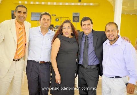 Rafael, Arturo, Monse, Memo y Fernando.