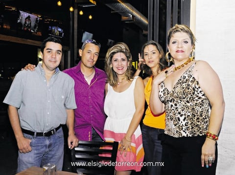 24062014 Óscar, Francisco, Sandra, Vero y Laura.