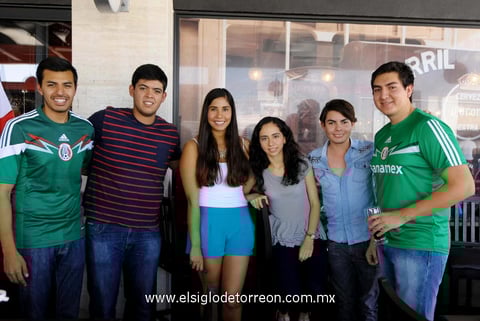 24062014 Beto, Chuy, Sandy, Paola, Veyán, Vero, Jorge, Ale, Porrt, Ricardo y Ana.