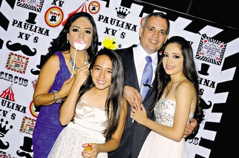 Patricia Arreola de MartÃ­nez, Alfredo MartÃ­nez SÃ¡nchez, Regina y Paulina MartÃ­nez Arreola.