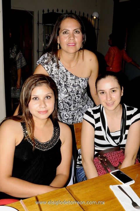 27062014 Claudia, May y Violeta.