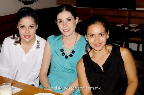 27062014 Lynnette Armendáriz, Conchita Burciaga y Sofía Martínez.