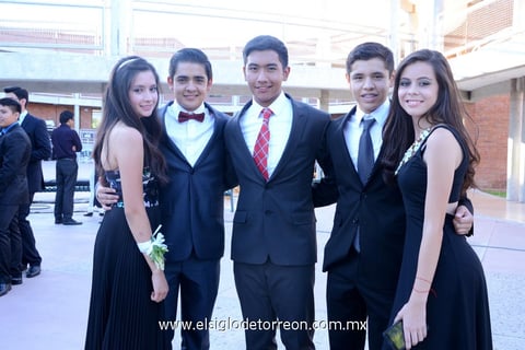 Melissa, Omar, Alex, Juan Pablo y Miroslava.