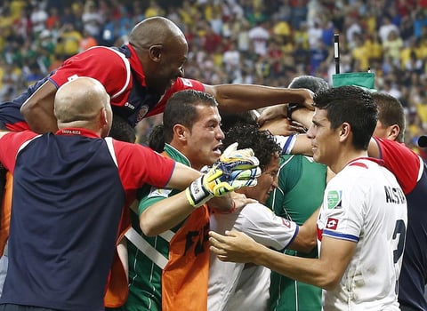 Los 'Ticos' consiguieron su primer pase a cuartos de final en Copas del Mundo, al vencer 5-3 a Grecia en la instancia de penales.
