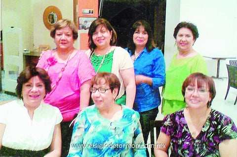 Conchita, Alicia, María Elena, Blanca, Cecilia, Gloria y Rita, en pasada reunión.