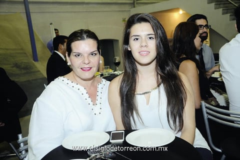30062014 Rosy y Emely.