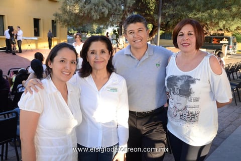 01072014 Nancy, Tere, Gerardo y Fanny.