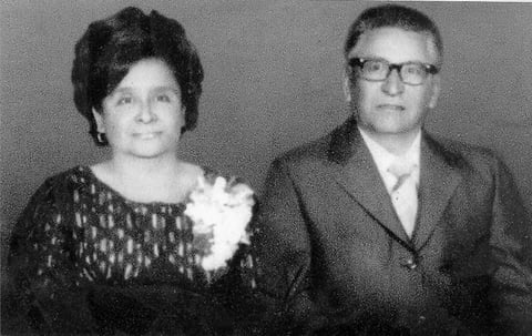 Ofelia Cerda de Soto y José Antonio Soto Medina, al cumplir 25 años de casados el 10 de octubre de 1971.