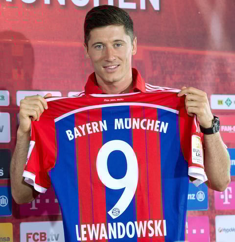 Robert llevará el '9' en la espalda'.