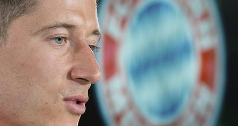 Lewandowski, quien se unió al campeón de la Bundesliga sin que se pagara transferencia, procedente del Borussia Dortmund, dijo en su presentación que su nuevo club es "la referencia, el equipo donde puedo ganar muchos títulos".