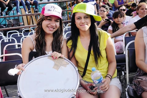 12072014 DE FIESTA.  Betty de Cruz.