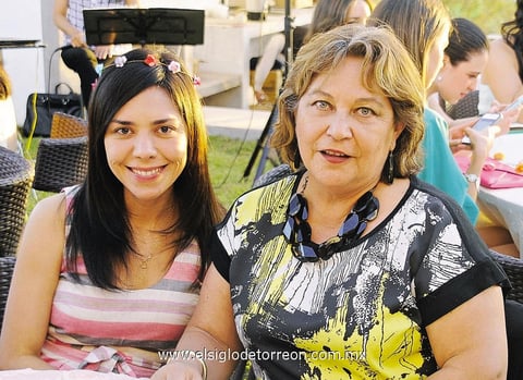 13072014 EN FESTEJO.  Miriam y Nora.