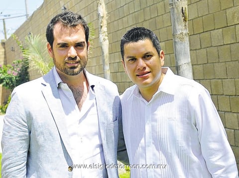 13072014 EN RECIENTE FESTEJO.  Roberto y Héctor.